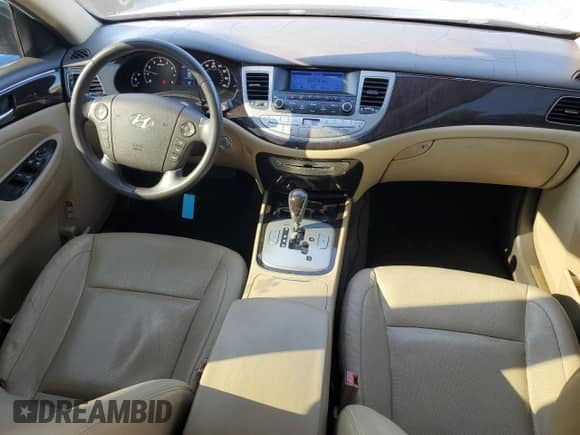 2011 Hyundai Genesis z VIN KMHGC4DEXBU141278, wystawiony jako Copart lot #74714884 z przebiegiem 186 068 mil mil oraz Szkoda całkowita • Salvage title. Historia ofert i sprzedaży dostępna na DreamBid. Obrazek 8.