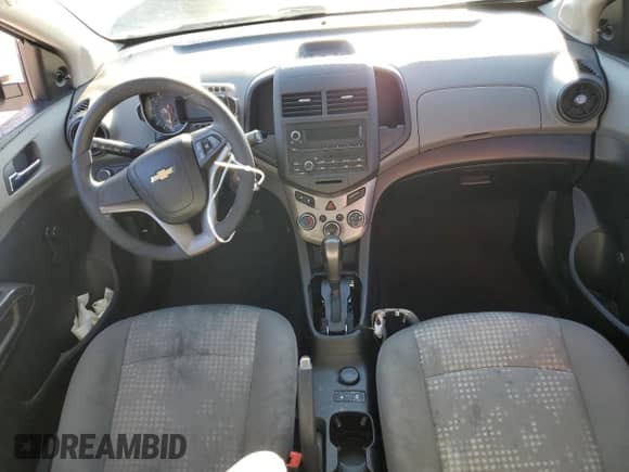 2013 Chevrolet Sonic LS с VIN 1G1JA5SH4D4174288, выставлен на аукционе Copart как лот 74352674 с пробегом Не указан миль и На запчасти • Non repairable. История ставок и продаж доступна на DreamBid. Изображение 8.