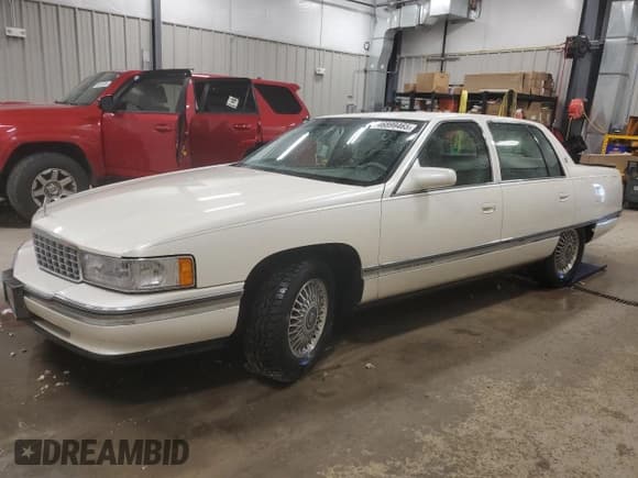 ✅ 1994 Cadillac DeVille • VIN: 1G6KD52B7RU290139 • Лот: 46899465. Опубликован ранее на Copart с пробегом 133 110 миль. Бесплатный доступ к архиву аукционных продаж из США и подробный отчёт об истории автомобиля на DreamBid. Изображение 1.