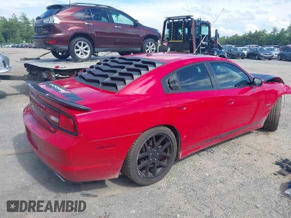 ✅ 2013 Dodge Charger RT Plus • VIN: 2C3CDXDT4DH584620 • Lot: 42682023. Listed on IAAI with 144,770 mi. Free auction sales archive from the USA and detailed vehicle history report at DreamBid. Image 4.