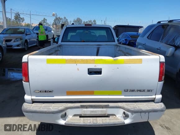 ✅ 2000 Chevrolet S-10 LS • VIN: 1GCCS14W5Y8198860 • Лот: 42696217. Опубликован ранее на IAAI с пробегом 150 213 миль. Бесплатный доступ к архиву аукционных продаж из США и подробный отчёт об истории автомобиля на DreamBid. Изображение 16.