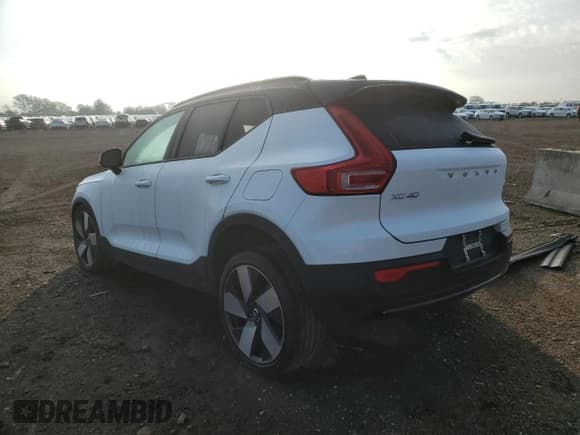 ✅ 2023 Volvo XC40 Ultimate • VIN: YV4ED3UM1P2098850 • Lot: 81336295. Wystawiony na Copart z przebiegiem 14 640 mil. Bezpłatny archiwum sprzedaży aukcyjnych z USA i szczegółowy raport historii pojazdu na DreamBid. Zdjęcie 2.