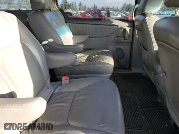 2010 Toyota Sienna XLE с VIN 5TDDK4CC2AS031404, выставлен на аукционе Copart как лот 86620735 с пробегом 228 754 миль миль и Списание • Salvage title. История ставок и продаж доступна на DreamBid. Изображение 11.