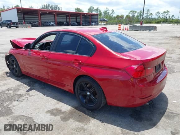 ✅ 2015 BMW 3 Series 328i • VIN: WBA3A5G59FNS88487 • Лот: 42206873. Опубликован ранее на IAAI с пробегом 125 018 миль. Бесплатный доступ к архиву аукционных продаж из США и подробный отчёт об истории автомобиля на DreamBid. Изображение 3.