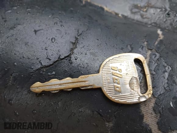 ✅ 2006 Chevrolet Silverado 2500HD LS • VIN: 1GCHC24U26E172545 • Lot: 42527542. Wystawiony na IAAI z przebiegiem 223 671 mil. Bezpłatny archiwum sprzedaży aukcyjnych z USA i szczegółowy raport historii pojazdu na DreamBid. Zdjęcie 11.