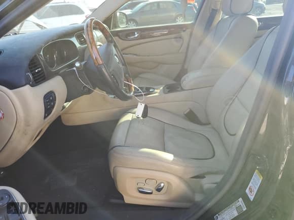 ✅ 2008 Jaguar XJ 8 LWB • VIN: SAJWA79B98SH29042 • Лот: 43599575. Опубликован ранее на Copart с пробегом Не указан. Бесплатный доступ к архиву аукционных продаж из США и подробный отчёт об истории автомобиля на DreamBid. Изображение 7.