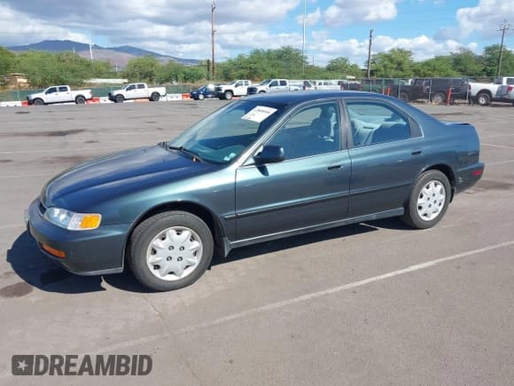 ✅ 1997 Honda Accord LX • VIN: JHMCD5633VC017508 • Лот: 43808968. Опубликован ранее на IAAI с пробегом 115 725 миль. Бесплатный доступ к архиву аукционных продаж из США и подробный отчёт об истории автомобиля на DreamBid. Изображение 2.