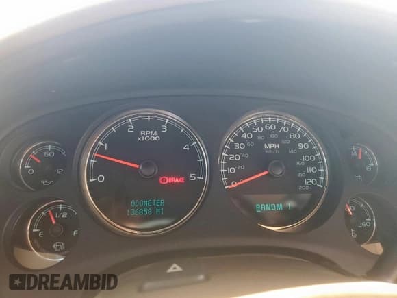 ✅ 2008 GMC Sierra 2500HD Work Truck • VIN: 1GTHK23638F140996 • Lot: 84979795. Wystawiony na Copart z przebiegiem 136 858 mil. Bezpłatny archiwum sprzedaży aukcyjnych z USA i szczegółowy raport historii pojazdu na DreamBid. Zdjęcie 9.