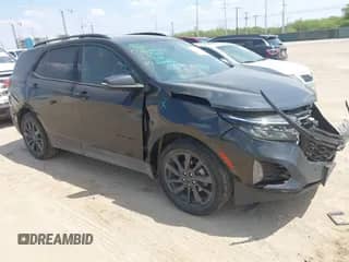 2024 Chevrolet Equinox RS z VIN 3GNAXMEG3RL104566, wystawiony jako IAAI lot #43181334 z przebiegiem 50 897 mil mil oraz . Historia ofert i sprzedaży dostępna na DreamBid. Obrazek 1.