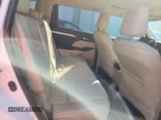 ✅ 2014 Toyota Highlander XLE • VIN: 5TDKKRFH5ES038039 • Lot: 92488215. Wystawiony na Copart z przebiegiem 133 604 mil. Bezpłatny archiwum sprzedaży aukcyjnych z USA i szczegółowy raport historii pojazdu na DreamBid. Zdjęcie 11.