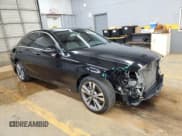 ✅ 2017 Mercedes-Benz C 300 • VIN: 55SWF4KB4HU213950 • Lot: 90358285. Wystawiony na Copart z przebiegiem 56 564 mil. Bezpłatny archiwum sprzedaży aukcyjnych z USA i szczegółowy raport historii pojazdu na DreamBid. Zdjęcie 4.