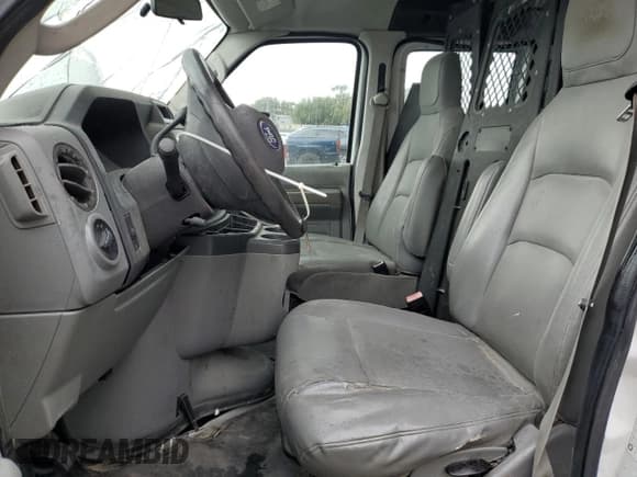 ✅ 2010 Ford Econoline Cargo Commercial • VIN: 1FTNE1EW9ADA22017 • Lot: 67210365. Wystawiony na Copart z przebiegiem 79 746 mil. Bezpłatny archiwum sprzedaży aukcyjnych z USA i szczegółowy raport historii pojazdu na DreamBid. Zdjęcie 7.