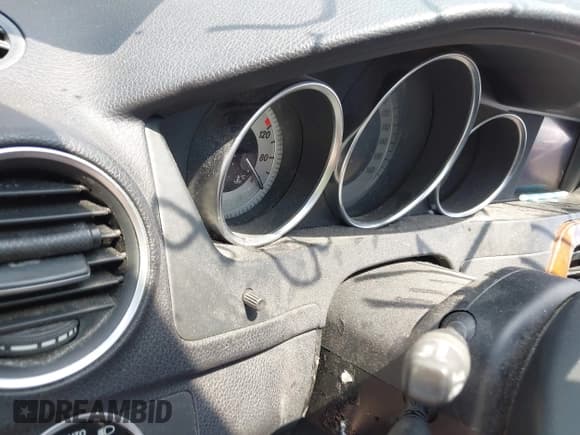 ✅ 2012 Mercedes-Benz C 300 Sport • VIN: WDDGF8BBXCA600961 • Lot: 42666917. Listed on IAAI with Not provided. Free auction sales archive from the USA and detailed vehicle history report at DreamBid. Image 7.