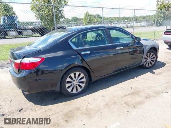 ✅ 2015 Honda Accord EX-L • VIN: 1HGCR2F86FA199894 • Lot: 43085013. Listed on IAAI with 149,855 mi. Free auction sales archive from the USA and detailed vehicle history report at DreamBid. Image 4.