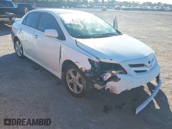 ✅ 2013 Toyota Corolla LE • VIN: 5YFBU4EE8DP202962 • Lot: 43701903. Wystawiony na IAAI z przebiegiem 124 248 mil. Bezpłatny archiwum sprzedaży aukcyjnych z USA i szczegółowy raport historii pojazdu na DreamBid. Zdjęcie 6.