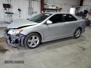 ✅ 2013 Toyota Camry L • VIN: 4T1BF1FK5DU263763 • Lot: 62421685. Wystawiony na Copart z przebiegiem 109 172 mil. Bezpłatny archiwum sprzedaży aukcyjnych z USA i szczegółowy raport historii pojazdu na DreamBid. Zdjęcie 1.