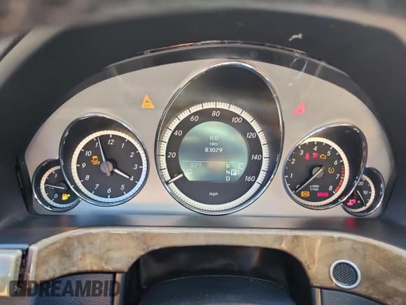 ✅ 2011 Mercedes-Benz E 550 Luxury • VIN: WDDHF9AB2BA334250 • Lot: 81057345. Listed on Copart with 83,079 mi. Free auction sales archive from the USA and detailed vehicle history report at DreamBid. Image 9.