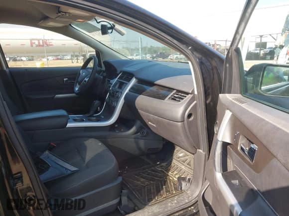 ✅ 2014 Ford Edge SE • VIN: 2FMDK3GC9EBA14803 • Lot: 43732378. Wystawiony na IAAI z przebiegiem 144 700 mil. Bezpłatny archiwum sprzedaży aukcyjnych z USA i szczegółowy raport historii pojazdu na DreamBid. Zdjęcie 5.