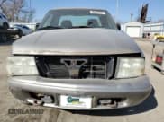 ✅ 2002 GMC Sonoma SLS • VIN: 1GTDT19W328261892 • Лот: 48426265. Опубликован ранее на Copart с пробегом 96 211 миль. Бесплатный доступ к архиву аукционных продаж из США и подробный отчёт об истории автомобиля на DreamBid. Изображение 5.