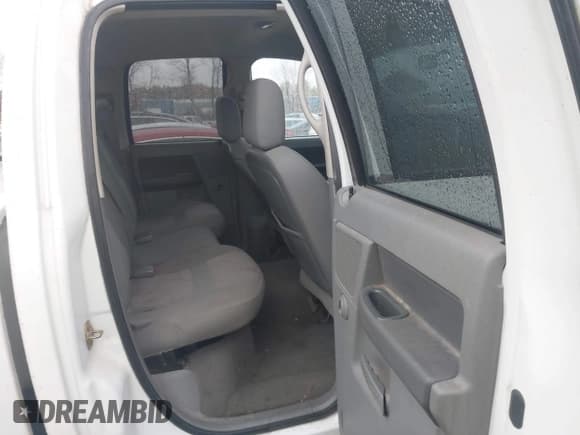 ✅ 2007 Dodge 2500 SLT • VIN: 3D7KS28D17G767678 • Lot: 43540763. Wystawiony na IAAI z przebiegiem 239 125 mil. Bezpłatny archiwum sprzedaży aukcyjnych z USA i szczegółowy raport historii pojazdu na DreamBid. Zdjęcie 8.