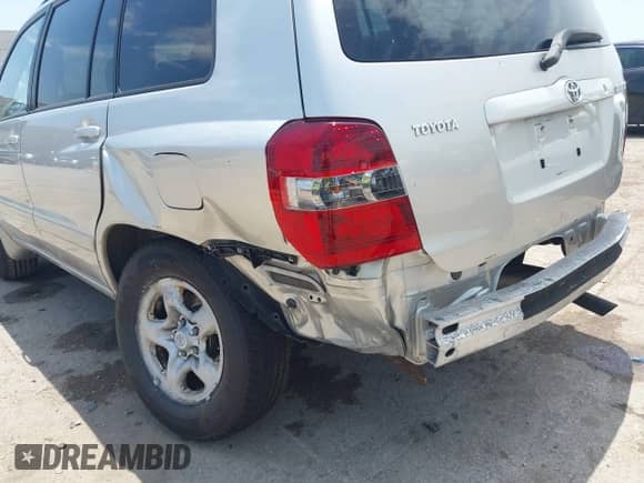 2006 Toyota Highlander с VIN JTEGD21A560141009, выставлен на аукционе IAAI как лот 42484642 с пробегом 172 254 миль миль и . История ставок и продаж доступна на DreamBid. Изображение 6.