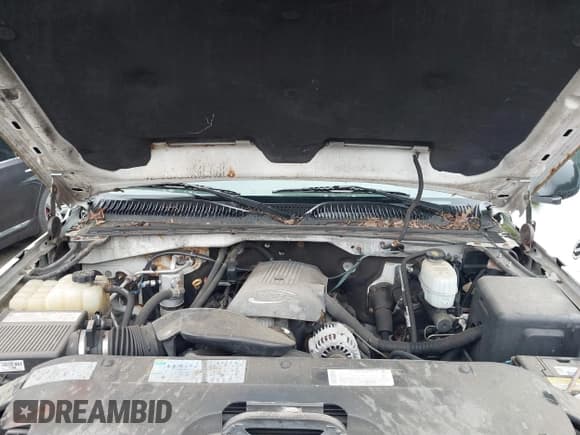 ✅ 2005 Chevrolet Silverado 2500HD Work Truck • VIN: 1GCHK24U75E302563 • Lot: 42897535. Wystawiony na IAAI z przebiegiem 224 776 mil. Bezpłatny archiwum sprzedaży aukcyjnych z USA i szczegółowy raport historii pojazdu na DreamBid. Zdjęcie 10.