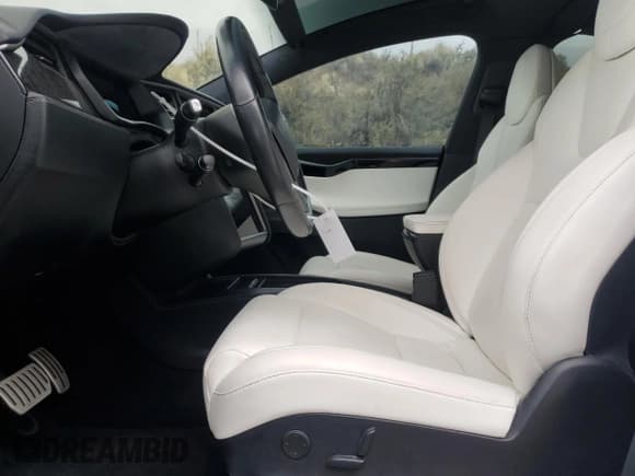 ✅ 2019 Tesla Model X Performance • VIN: 5YJXCAE47KF188768 • Lot: 84792675. Wystawiony na Copart z przebiegiem 36 412 mil. Bezpłatny archiwum sprzedaży aukcyjnych z USA i szczegółowy raport historii pojazdu na DreamBid. Zdjęcie 7.