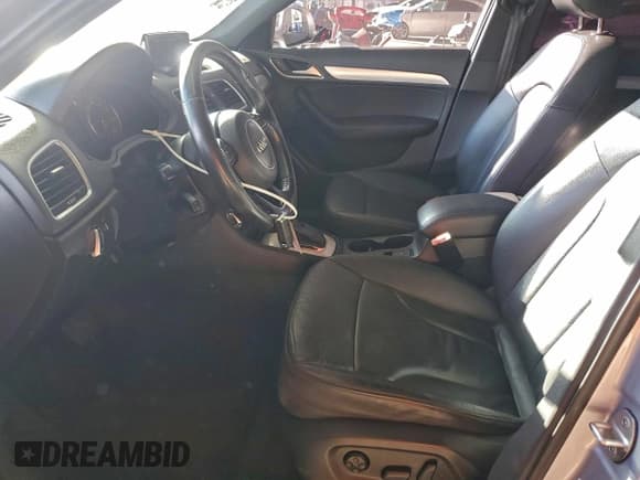 ✅ 2015 Audi Q3 Prestige • VIN: WA1GFCFS2FR009160 • Lot: 93478095. Listed on Copart with 141,627 mi. Free auction sales archive from the USA and detailed vehicle history report at DreamBid. Image 7.