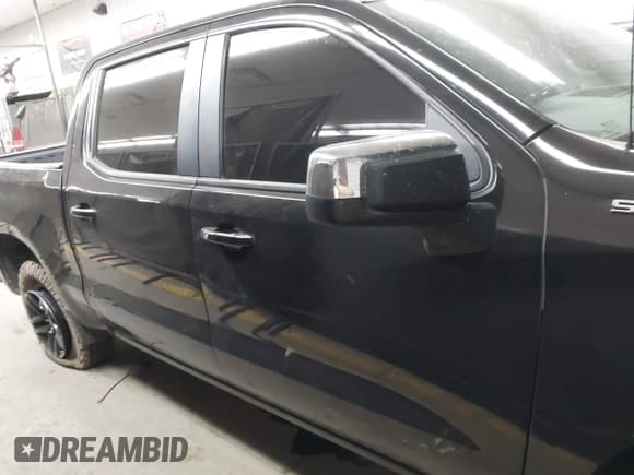✅ 2019 Chevrolet Silverado 1500 LT • VIN: 3GCPWCEK2KG208291 • Lot: 41629849. Wystawiony na IAAI z przebiegiem 68 332 mil. Bezpłatny archiwum sprzedaży aukcyjnych z USA i szczegółowy raport historii pojazdu na DreamBid. Zdjęcie 13.