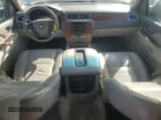 ✅ 2007 Chevrolet Suburban Commercial • VIN: 3GNGK26K97G241310 • Lot: 54781155. Wystawiony na Copart z przebiegiem 166 355 mil. Bezpłatny archiwum sprzedaży aukcyjnych z USA i szczegółowy raport historii pojazdu na DreamBid. Zdjęcie 8.