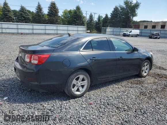 ✅ 2015 Chevrolet Malibu LS • VIN: 1G11B5SL4FF277607 • Лот: 70853345. Опубликован ранее на Copart с пробегом Не указан. Бесплатный доступ к архиву аукционных продаж из США и подробный отчёт об истории автомобиля на DreamBid. Изображение 3.