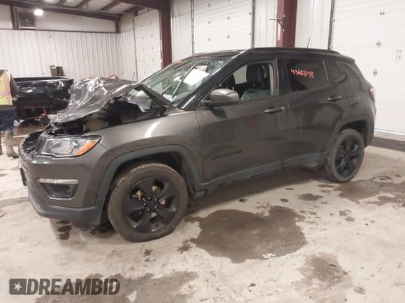 ✅ 2018 Jeep Compass Latitude • VIN: 3C4NJDBB2JT402261 • Lot: 43663748. Listed on IAAI with 124,976 mi. Free auction sales archive from the USA and detailed vehicle history report at DreamBid. Image 2.