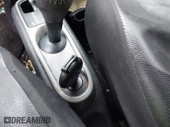 ✅ 2009 Smart fortwo Passion • VIN: WMEEK31X39K225478 • Lot: 41510522. Wystawiony na IAAI z przebiegiem Nie podano. Bezpłatny archiwum sprzedaży aukcyjnych z USA i szczegółowy raport historii pojazdu na DreamBid. Zdjęcie 11.