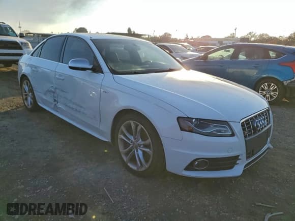 ✅ 2012 Audi S4 Premium Plus • VIN: WAUBGBFL4CA017106 • Лот: 94357535. Опубликован ранее на Copart с пробегом 102 930 миль. Бесплатный доступ к архиву аукционных продаж из США и подробный отчёт об истории автомобиля на DreamBid. Изображение 4.