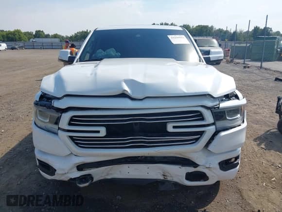 ✅ 2022 Ram 1500 Laramie • VIN: 1C6SRFJT9NN122819 • Lot: 43256952. Wystawiony na IAAI z przebiegiem 52 783 mil. Bezpłatny archiwum sprzedaży aukcyjnych z USA i szczegółowy raport historii pojazdu na DreamBid. Zdjęcie 13.