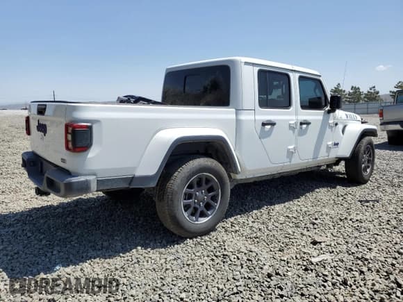 ✅ 2022 Jeep Gladiator Overland • VIN: 1C6HJTFG2NL161677 • Lot: 62773895. Wystawiony na Copart z przebiegiem 58 636 mil. Bezpłatny archiwum sprzedaży aukcyjnych z USA i szczegółowy raport historii pojazdu na DreamBid. Zdjęcie 3.