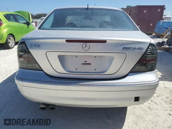 ✅ 2003 Mercedes-Benz C AMG • VIN: WDBRF65J23F409496 • Lot: 77491234. Wystawiony na Copart z przebiegiem Nie podano. Bezpłatny archiwum sprzedaży aukcyjnych z USA i szczegółowy raport historii pojazdu na DreamBid. Zdjęcie 6.