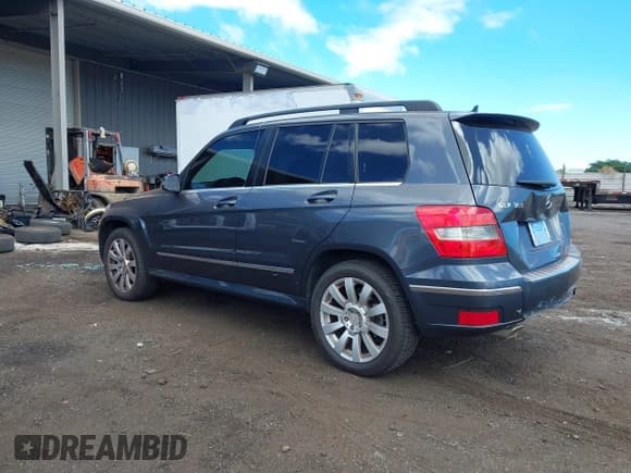 ✅ 2012 Mercedes-Benz GLK 350 • VIN: WDCGG5GBXCF868615 • Lot: 42620925. Listed on IAAI with 85,700 mi. Free auction sales archive from the USA and detailed vehicle history report at DreamBid. Image 3.