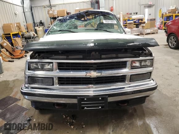 ✅ 1997 Chevrolet Silverado 1500 • VIN: 2GCEK19M1V1217306 • Lot: 70371685. Wystawiony na Copart z przebiegiem 185 208 mil. Bezpłatny archiwum sprzedaży aukcyjnych z USA i szczegółowy raport historii pojazdu na DreamBid. Zdjęcie 5.