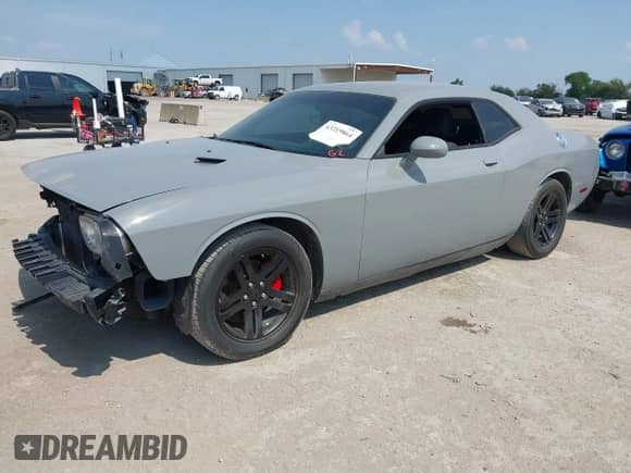 2012 Dodge Challenger SXT Plus z VIN 2C3CDYAG8CH176729, wystawiony jako IAAI lot #43219864 z przebiegiem 165 076 mil mil oraz . Historia ofert i sprzedaży dostępna na DreamBid. Obrazek 2.