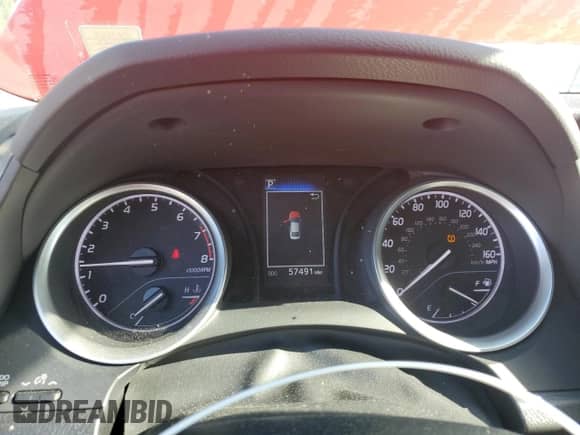 2023 Toyota Camry LE z VIN 4T1C11AK5PU115918, wystawiony jako Copart lot #85148995 z przebiegiem 57 491 mil mil oraz Czysty tytuł • Clean title. Historia ofert i sprzedaży dostępna na DreamBid. Obrazek 9.