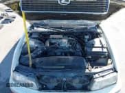 ✅ 1993 Lexus LS • VIN: JT8UF11E4P0160570 • Lot: 43117153. Wystawiony na IAAI z przebiegiem Nie podano. Bezpłatny archiwum sprzedaży aukcyjnych z USA i szczegółowy raport historii pojazdu na DreamBid. Zdjęcie 10.