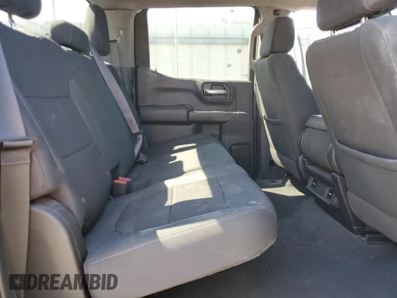 ✅ 2022 Chevrolet Silverado 1500 Custom • VIN: 3GCPYBEK8NG155380 • Lot: 48156445. Wystawiony na Copart z przebiegiem 90 096 mil. Bezpłatny archiwum sprzedaży aukcyjnych z USA i szczegółowy raport historii pojazdu na DreamBid. Zdjęcie 10.