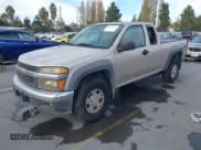 ✅ 2005 Chevrolet Colorado LS Z71 • VIN: 1GCDS196258147874 • Лот: 43682711. Опубликован ранее на IAAI с пробегом 269 103 миль. Бесплатный доступ к архиву аукционных продаж из США и подробный отчёт об истории автомобиля на DreamBid. Изображение 2.