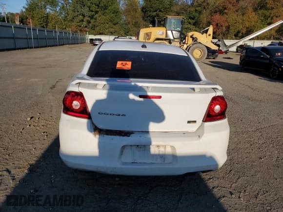 ✅ 2014 Dodge Avenger SE • VIN: 1C3CDZABXEN227992 • Lot: 82665504. Wystawiony na Copart z przebiegiem 212 844 mil. Bezpłatny archiwum sprzedaży aukcyjnych z USA i szczegółowy raport historii pojazdu na DreamBid. Zdjęcie 6.