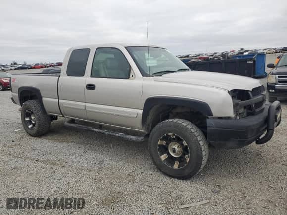 2004 Chevrolet Silverado 1500 z VIN 1GCEK19T94E373095, wystawiony jako Copart lot #50610935 z przebiegiem 296 352 mil mil oraz Nie do naprawy • Non repairable. Historia ofert i sprzedaży dostępna na DreamBid. Obrazek 4.