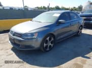 ✅ 2013 Volkswagen Jetta SE • VIN: 3VWDP7AJ2DM394520 • Lot: 42777144. Wystawiony na IAAI z przebiegiem 154 836 mil. Bezpłatny archiwum sprzedaży aukcyjnych z USA i szczegółowy raport historii pojazdu na DreamBid. Zdjęcie 2.