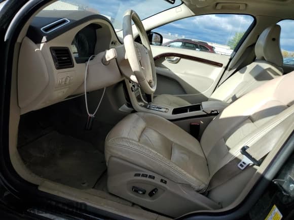 ✅ 2008 Volvo V70 • VIN: YV1BW982X81043892 • Lot: 91758915. Listed on Copart with 298,907 mi. Free auction sales archive from the USA and detailed vehicle history report at DreamBid. Image 7.