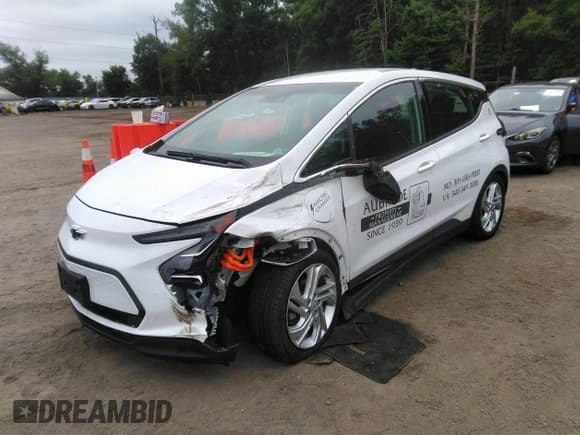 ✅ 2023 Chevrolet Bolt EV 1LT • VIN: 1G1FW6S03P4120721 • Lot: 43049889. Listed on IAAI with 31,128 mi. Free auction sales archive from the USA and detailed vehicle history report at DreamBid. Image 19.