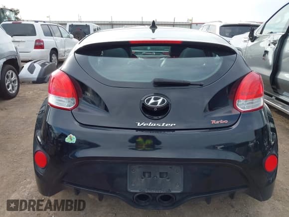 ✅ 2015 Hyundai Veloster Turbo • VIN: KMHTC6AE4FU238948 • Lot: 43525056. Listed on IAAI with 90,835 mi. Free auction sales archive from the USA and detailed vehicle history report at DreamBid. Image 16.